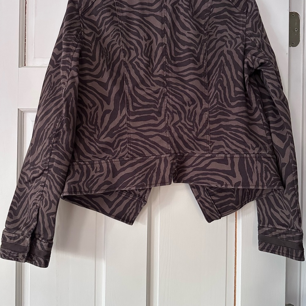 White House Black Market Zebra Print Jean Jacket - Brown and Black - Picture 4 of 5